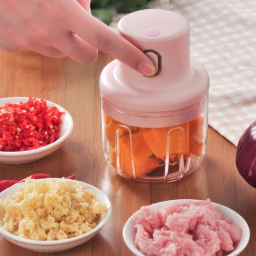 Mini hachoir électrique, Sans fil, USB, écraser le gingembre ou broyer fraîchement du poivre
 Fiche Technique et Prix au Maroc