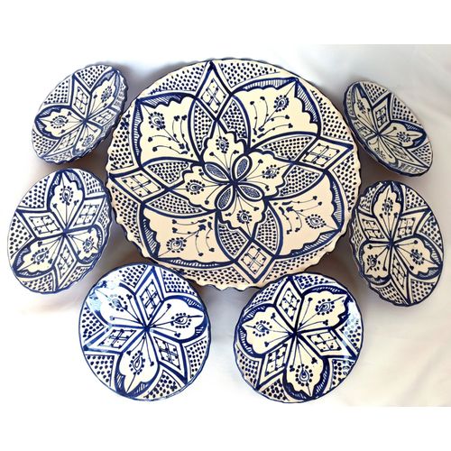 Lot de 6 assiettes + 1 grande assiette de service en poterie en blanc/bleu
 Fiche Technique et Prix au Maroc