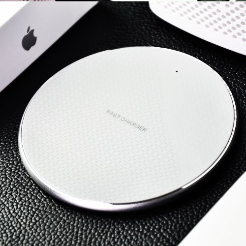 Chargeur Sans Fil,Wireless charger,Rapide pour telephone (Base de métal)- White
 Fiche Technique et Prix au Maroc