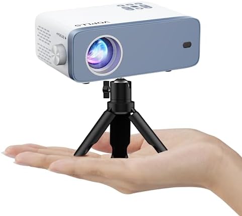 Mini projecteur, VOPLLS ​​1080P Full HD vidéoprojecteur pris en charge, projecteur de cinéma maison extérieur portable, zoom 50%, compatible avec HDMI, USB, AV, Smartphone/tablette/ordinateur portable/PC/TV Box
Avis, Fiche Technique et Prix au Maroc