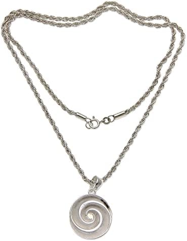 NOVICA Collier avec pendentif en argent sterling 925 fait à la main, fabriqué artisanalement en Indonésie « Silver Nautilus »
Avis,  Fiche Technique et Prix au Maroc