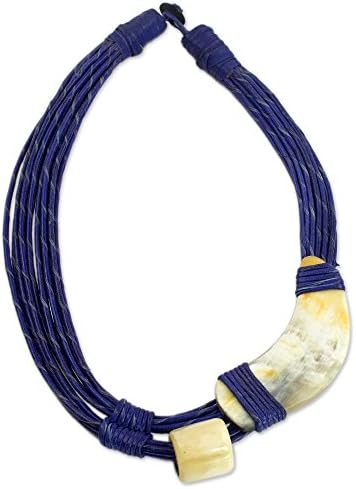 NOVICA Collier torsade en corne de cuir fait à la main avec perles recyclées bleues, bijoux africains sans pendentif en pierre, déclaration culturelle au bord de la rivière du Ghana « Bleu Sougri »
Avis,  Fiche Technique et Prix au Maroc