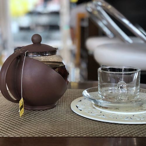 Théière En Verre 750ML Avec Infuseur Amovible Pot En Verre Et Coque En Plastique
 Fiche Technique et Prix au Maroc