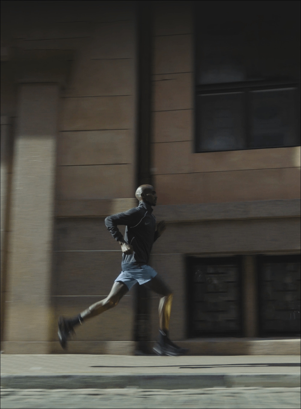 Mo Farah court avec la vidéo du système de positionnement HUAWEI WATCH GT 5