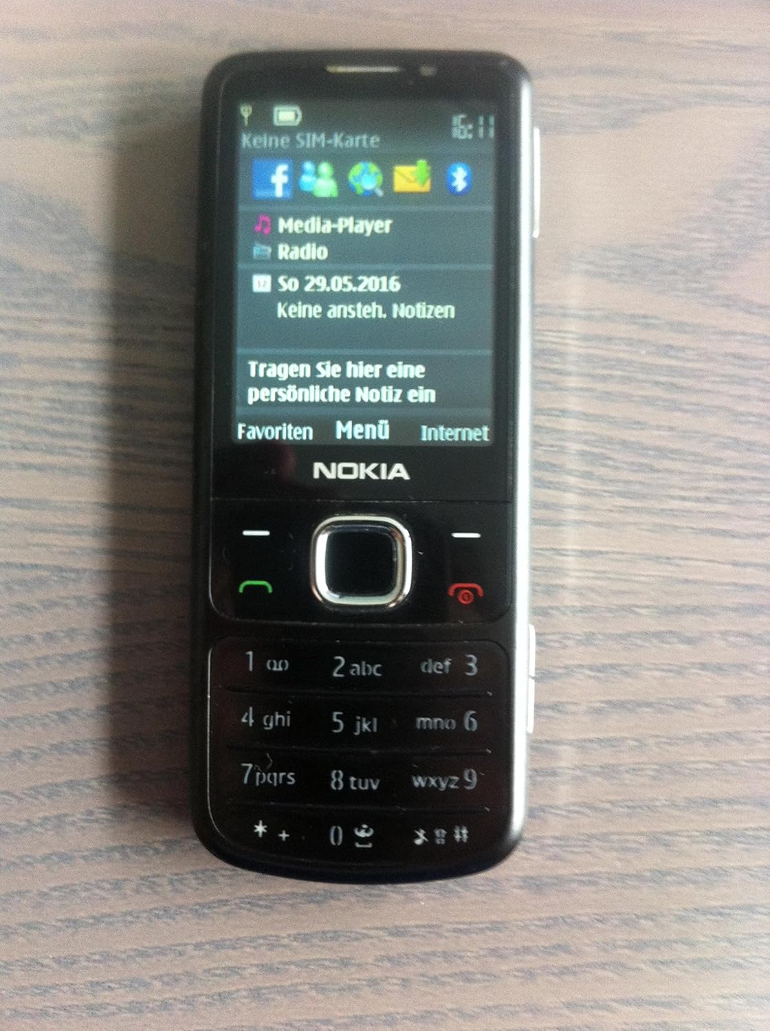 Nokia 6700 Classic Mat Black (UMTS, GPRS, Bluetooth, 5 MP Camera, Music Player) UMTS Mobile Phone